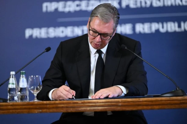 VUČIĆ PREDAO DUŽNOST ANI BRNABIĆ! Ona od danas na čelu Srbije do izbora novog predsednika