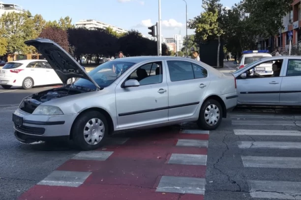 LANČANI SUDAR ŠEST VOZILA! Stravična nesreća u Subotici, saobraćaj blokiran! (FOTO)