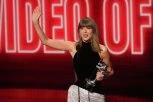 Tejlor Svift postala najnagrađivanija umetnica u istoriji MTV VMA - odala počast Doli Parton! (VIDEO)