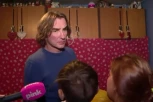"NISTE SAMI"! Željko Mitrović dirljivim rečima ohrabrio majku četvoro dece iz Čačka, a onda joj uručio VELIKU POMOĆ! Prizor iz njihovog doma RAZNEŽIO JE SVE!