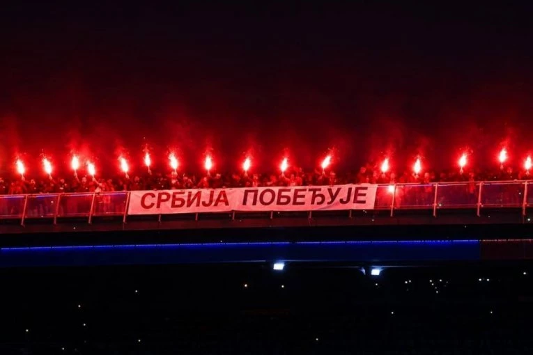 BAKLJE I POVICI "ACO, SRBINE" ODJEKUJU CENTROM NIŠA: Građani poručili , hvala za dva mandata, PODRŠKA ZA MESTO PREMIJERA! (FOTO, VIDEO)