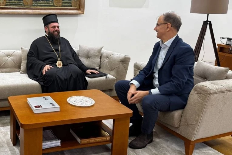 MACUT O PODRŠCI SRBIMA U HRVATSKOJ! Država nastavlja da pomaže mladima, 19 dece već upisalo fakultete u Srbiji (FOTO)