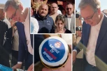 VUČIĆ DOBIO MAFIN SA POSEBNOM PORUKOM: "Ćacike su najlepše vučice" (VIDEO)