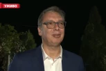 VUČIĆ U RUDNOJ GLAVI: Obilazi selo Krš, došao kod druga iz vojske (FOTO, VIDEO)