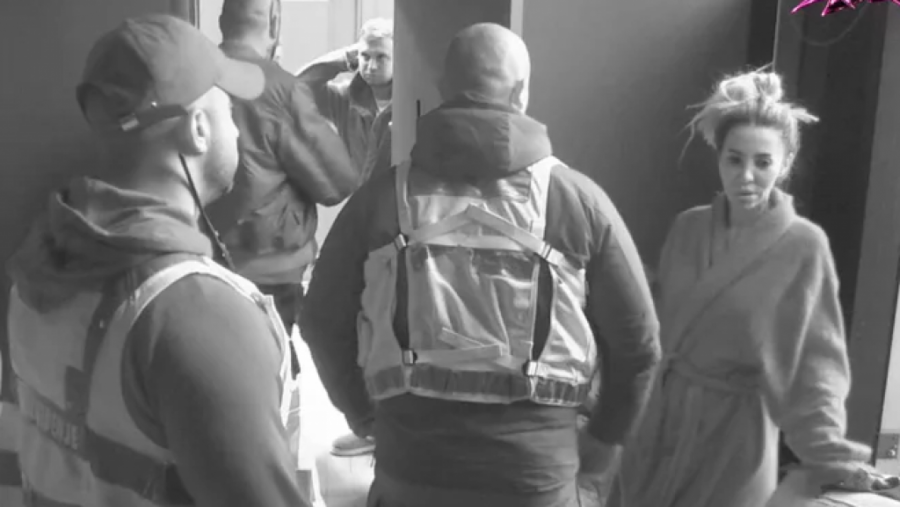 ANELI PONOVO DIVLJAČKI PRETUKLA ĐUKIĆA: Pojavio se novi snimak ZVERSKOG NAPADA! (VIDEO)