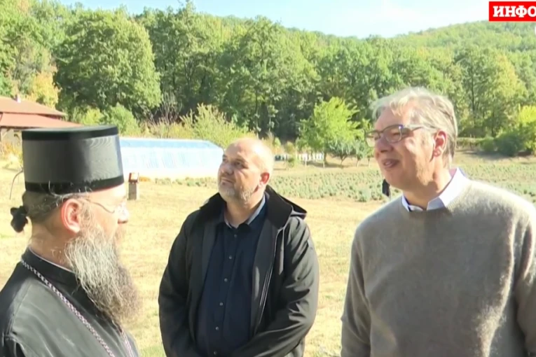 JOŠ JEDAN DAN SA NARODOM: Vučić u manastiru Vratna - poslao ključnu poruku onima koji drugačije misle!