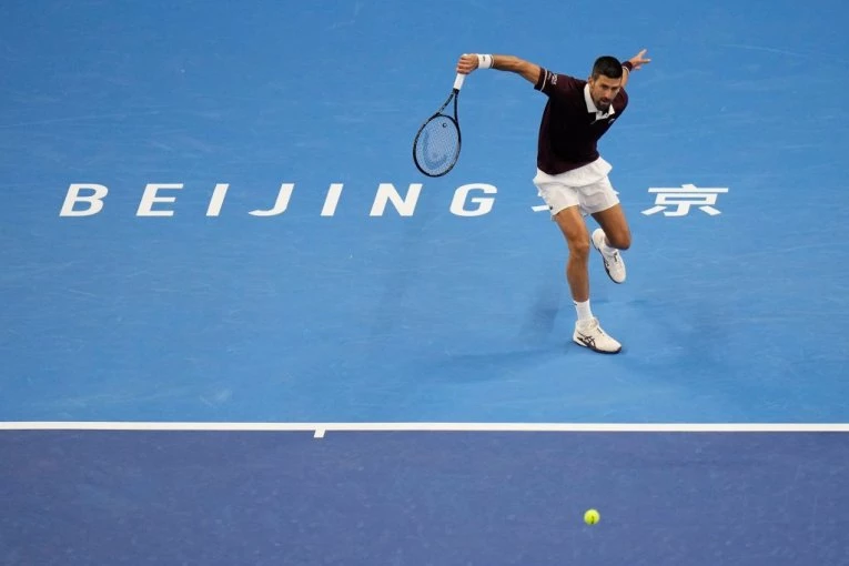 Novak Đoković nastavlja put ka trofeju: Ko prenosi meč protiv domaćeg tenisera, pogledajte ovde!
