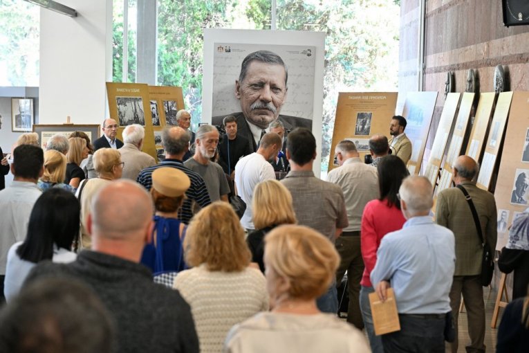 Izložba "Tragom ljudske duše"