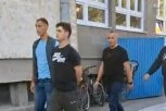 UHAPŠEN OLEG NIKOLIĆ! Srdanovićev čovek napao aktivistkinju SNS: Danas obrijao brkove i sakrio se u podrum! (VIDEO)
