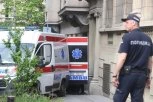 TINEJDŽER UZEO OČEV PIŠTOLJ DA GA POKAŽE DRUGARIMA, PA SE SLUČAJNO UPUCAO?! Detalji drame na Vračaru: Policija proverava šta se dogodilo!