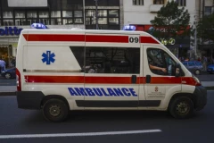 STRAVIČAN PAD NA VRAČARU! Dete (12) udarilo glavom o pod, sa TEŠKIM POVREDAMA hitno prevezeno u Tiršovu!