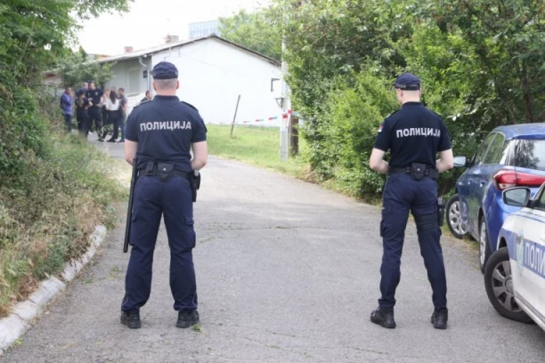 POKUŠAJ UBISTVA KOD ŽITIŠTA! Udarao muškarca cepanicom, lekari mu se bore za život!