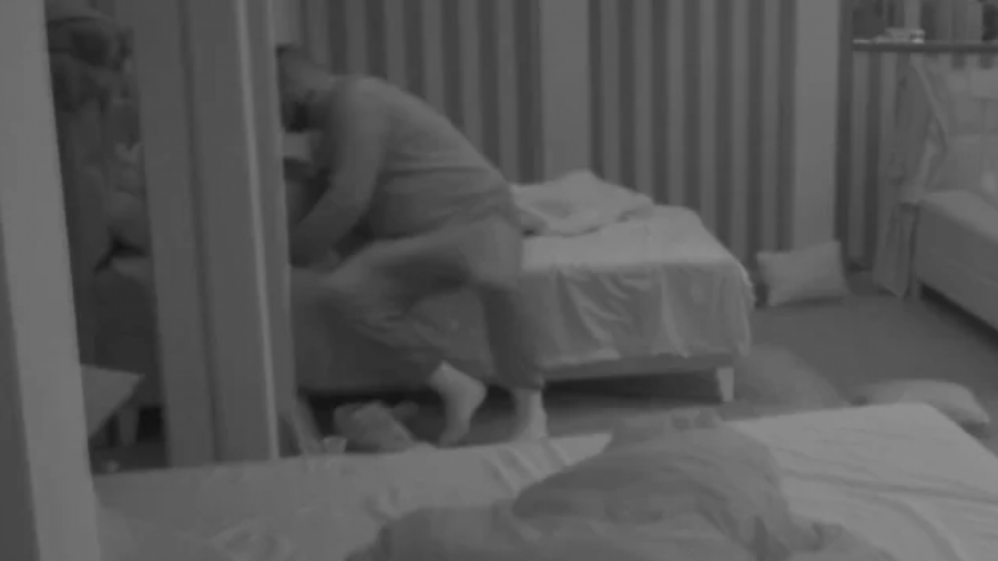 NE SMETAJU IM PRIČE O TRUDNOĆI S ĐUKIĆEM: Aneli i Car završili u istom krevetu - priznao joj emocije, PRŠTE STRASTI!