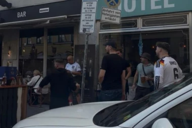 Lude scene iz Minhena: Ono kad i Nemci skandiraju - Kosovo je Srbija! (VIDEO)