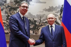 "KAKO SI USPEO DA SMANJIŠ PENZIJE I PLATE I PREŽIVIŠ?" Putin Vučića primio u svoju kuću i postavio mu neobično pitanje!