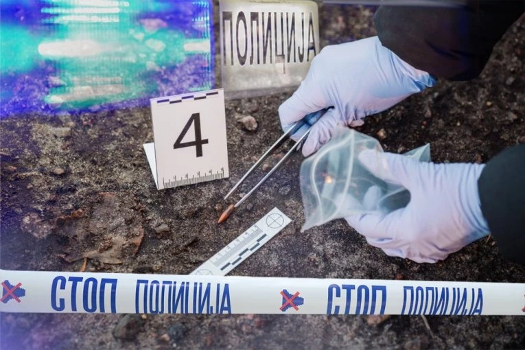 INSPEKTOR UBIJEN U ŽELEZNIKU! Došao da hapsi dilera, ovaj tada skočio kroz prozor i zapucao na policiju! Posle zločina pobegao u Hrvatsku, pa i tamo napravio HAOS!