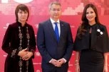 TAMARA VUČIĆ u crnom izdanju pokazala kako se nosi elegancija: Haljina sa UPEČATLJIVIM detaljima privukla svu pažnju na Etnolodži festivalu (GALERIJA)