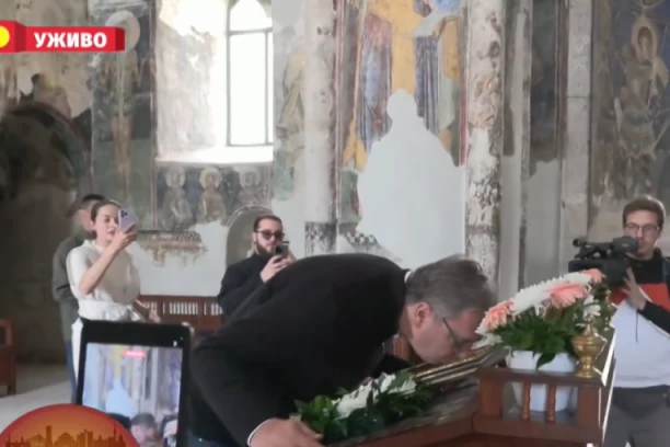 VUČIĆ U MANASTIRU MANASIJA: U poseti velikoj svetinji