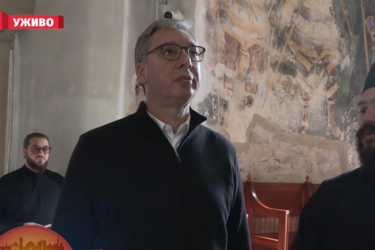 Vučić u manastiru Manasija
