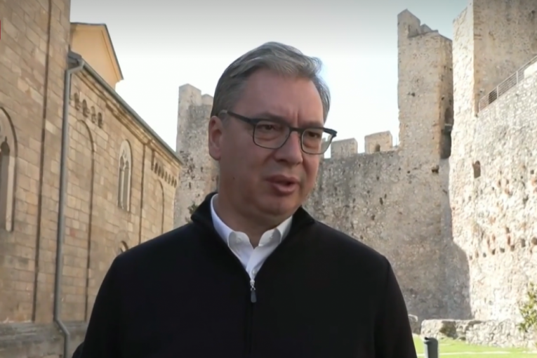 Vučić u manastiru Manasija