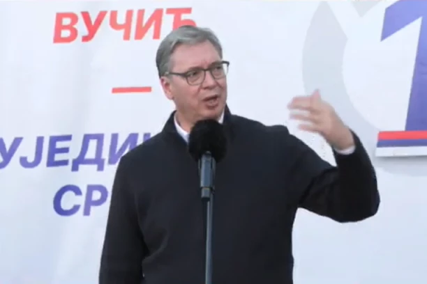 VUČIĆ POSLAO JAKU PORUKU SA MITINGA U VRANJU: Na naš skup dolazi Fico, blokaderima mogu samo Kurti i oni koji ga podržavaju