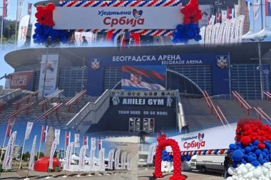 POSLEDNJE PRIPREME PRED SKUP UJEDINJENE SRBIJE! Pogledajte kako izgleda Arena uoči spektakla - stižu velike zvezde i Robert Fico! (FOTO, VIDEO)