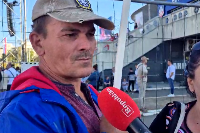 Građani ispred Arene