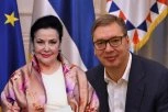 "TRI POLJUPCA" I GLAS ZA VUČIĆA! Snežana Savić odgovorila blokaderima: Ja glasam za velikog državnika!