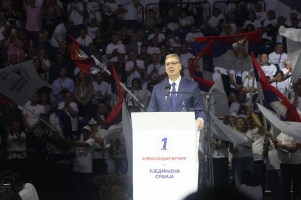 VUČIĆ SE ZAHVALIO FICU I TOMISLAVU NIKOLIĆU: Mi jesmo jedna velika i ujedinjena porodica!