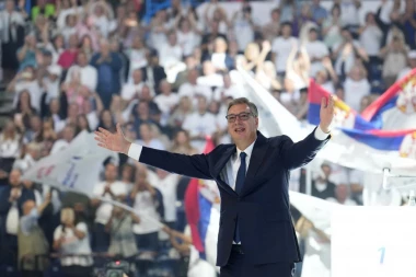 "SLUŽIM SAMO SVOM NARODU!" Vučić snažna poruka: Meni ne naređuje niko spolja! (VIDEO)