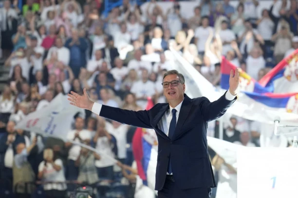 "SLUŽIM SAMO SVOM NARODU!" Vučić snažna poruka: Meni ne naređuje niko spolja! (VIDEO)