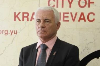 I VERKO KANDIDATKINJU ZA TRKU IMA! Ko je Aleksandra Perkov, 30. na Blokaderskoj listi: Kragujevačka doktorka koja kusa sa državnih jasli, a ruši državu!