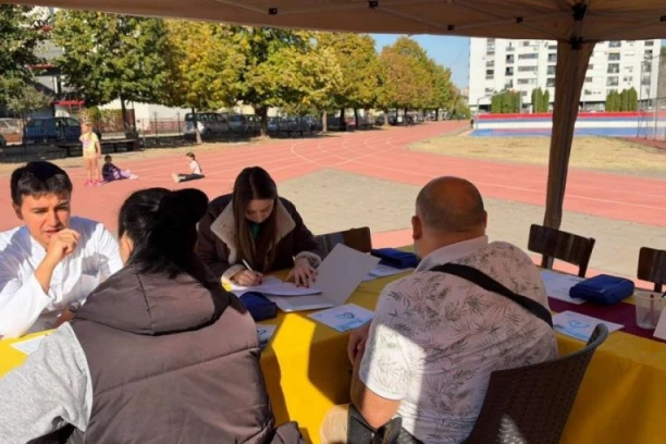 PREGLEDI STIGLI U SRCE NIŠA: Lekari na kućnom pragu otkrivaju bolesti koje građani godinama nisu kontrolisali (FOTO)