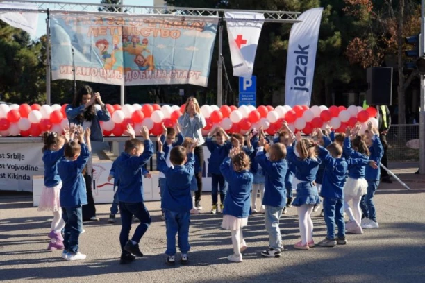 "Trka za srećnije detinjstvo" održana u Kikindi, uz podršku Jazak vode (FOTO)