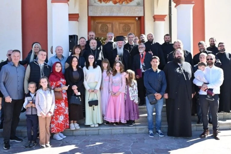 HRAM SVETOG SAVE U BARAJEVU PROSLAVIO VELIKI JUBILEJ: Mitropolit Jovan osveštao živopis svetinje posle svete liturgije