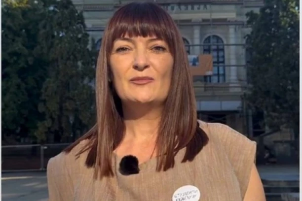 OVO JE VEĆ SPRDNJA! DA LI NA BLOKADERSKOJ LISTI IMA KADAR KOJI SE NE ŽUTI?! Ko je Ana Trifunović, kragujevačka "menadžerka" i PROFESIONALNI UHLJEB!