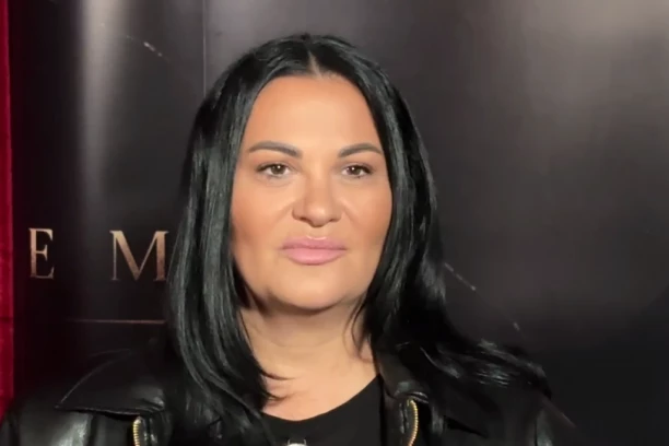 "SAMO DA UPOZNAM ZETA" Jana Todorović se uspaničila zbog ćerkinog DEČKA, prati je u stopu! (VIDEO)