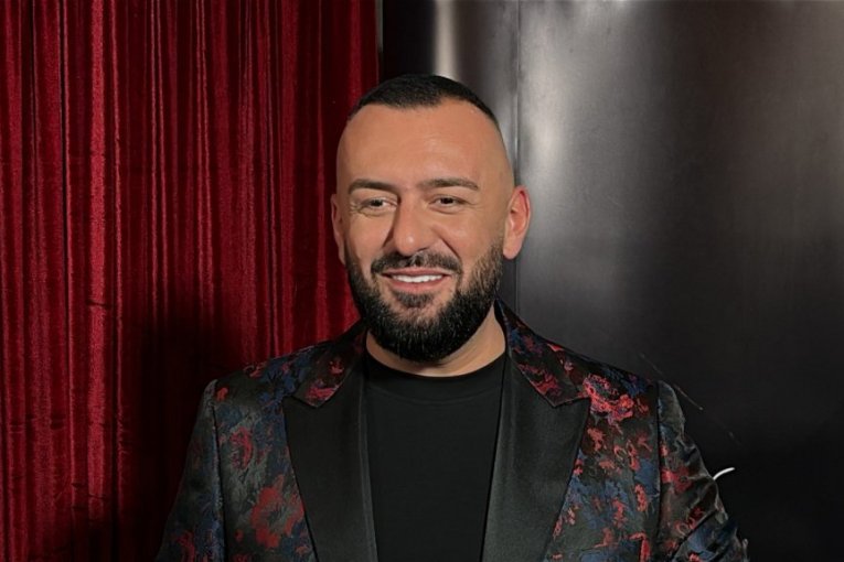 Emir Brunčević, pevač