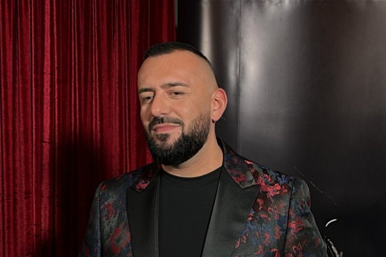 Emir Brunčević, pevač