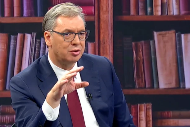 SPECIJALNA DEVENPORTOVA OPERACIJA - VUČIĆ MORA DA PADNE! Čitajte u Srpskom telegrafu!