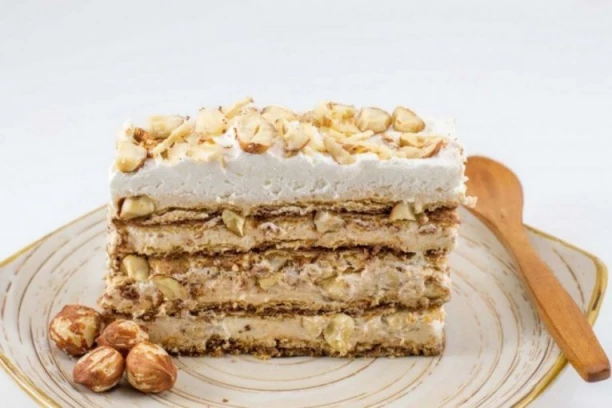 Torta ŠPANSKI VETAR: Hrskave kore, lešnici i slojevi raskošnog fila - recept koji uvek uspeva
