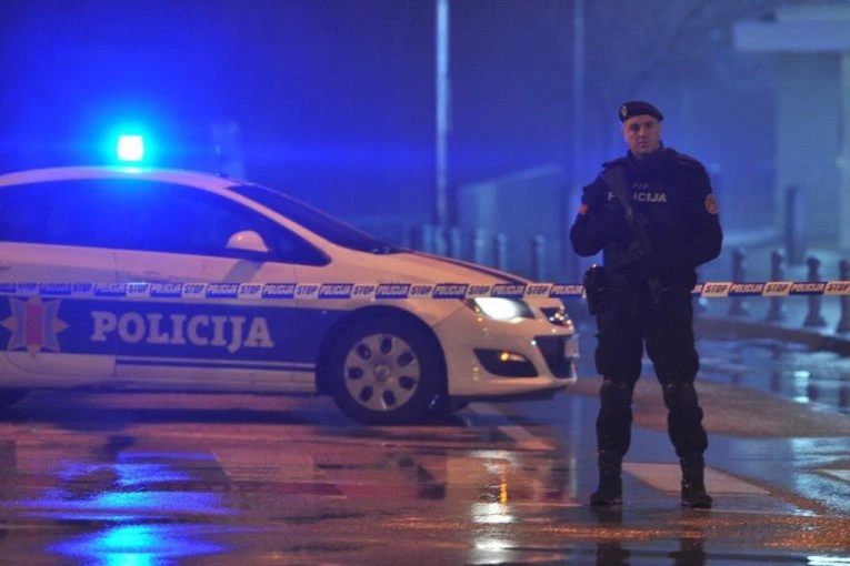 HAOS U NIKŠIĆU! Izbila masovna tuča pripadnika kriminalnog klana ispred noćnog kluba - VIŠE UHAPŠENIH, IMA I POVREĐENIH!