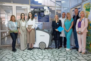 UNICEF i OTP banka obezbedili mobilni rendgen aparat za Centar za neonatologiju UKC Kragujevac!