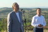 VUČIĆ S NARODOM U MIONICI: Dom zdravlja ćemo da uradimo sledeće godine, to je 2,2 miliona! (FOTO)