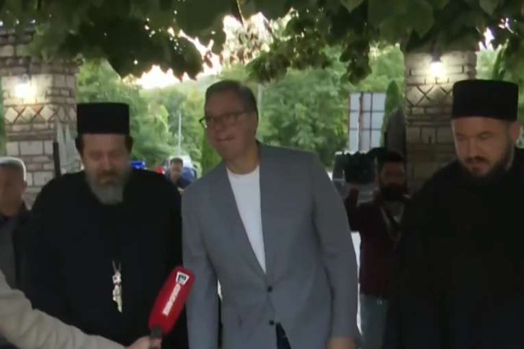 VUČIĆ U MANASTIRU JOVANJE! Dočekao ga iguman velike srpske svetinje!