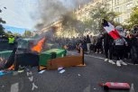 PROTESTI U FRANCUSKOJ VAN KONTROLE! Policajac granatom pogodio dečaka u glavu - na ulicama, osim dece, i nastavnici, roditelji i sindikati! (UZNEMIRUJUĆI VIDEO)