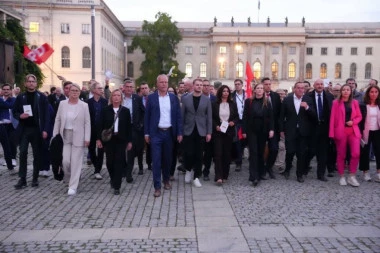Protest u Berlinu zbog izbora predsednika pokrajinskog parlamenta iz redova AfD