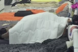 LAURA TOTALNO VAN KONTROLE POD POKRIVAČEM, ĐUKIĆ NE DOLAZI DO DAHA! Oboje demolirani od alkohola, od vrele akcije umalo POPUCAO KREVET!