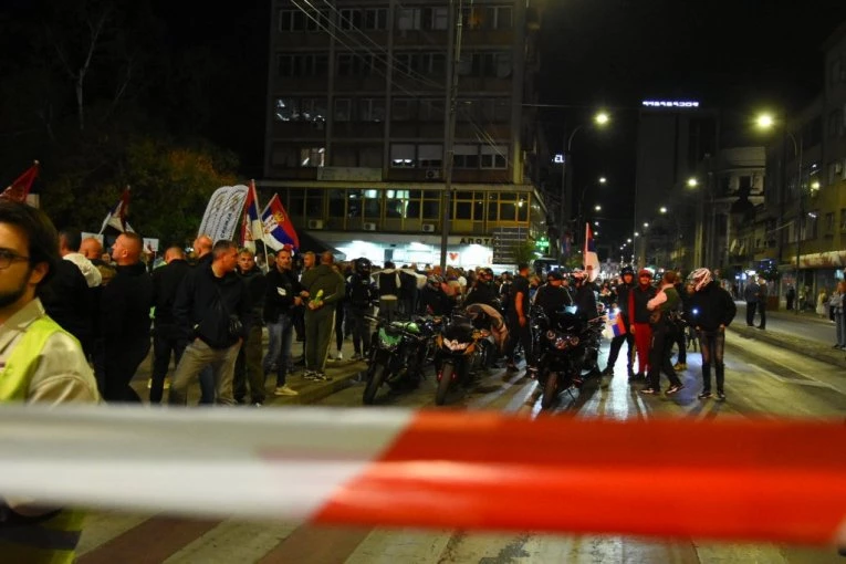 EKSKLUZIVNO: ISPLIVALI DETALJI SA SASTANKA ZATVORENOG ZA JAVNOST:  Razotkriveni lažovi: Hteli da izbace sve kandidate, pa uhvatili blokaderku Mariju Mitrović u LAŽI!