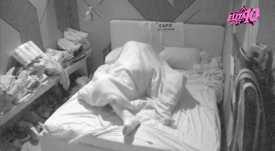 SKANDAL! VRELA AKCIJA ANELI I CARA UZNEMIRILA REGION: Skakala po GIPSU kao ošurena! PUĆE I DRUGA NOGA! (VIDEO)